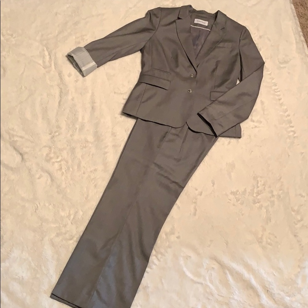 Lovely grey Calvin Klein pantsuit 👓📚🖋!!!
